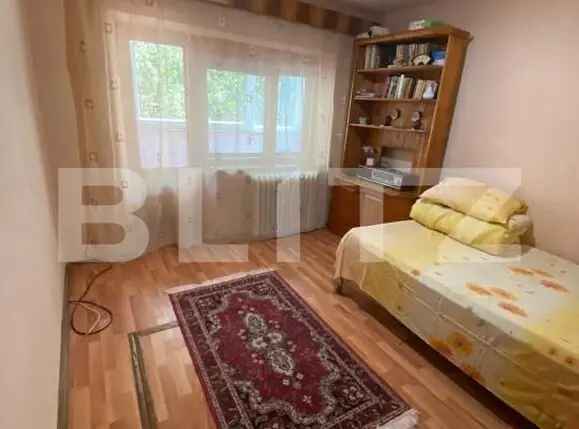 Apartament 3 camere, 60 mp, parter, zona Obcini