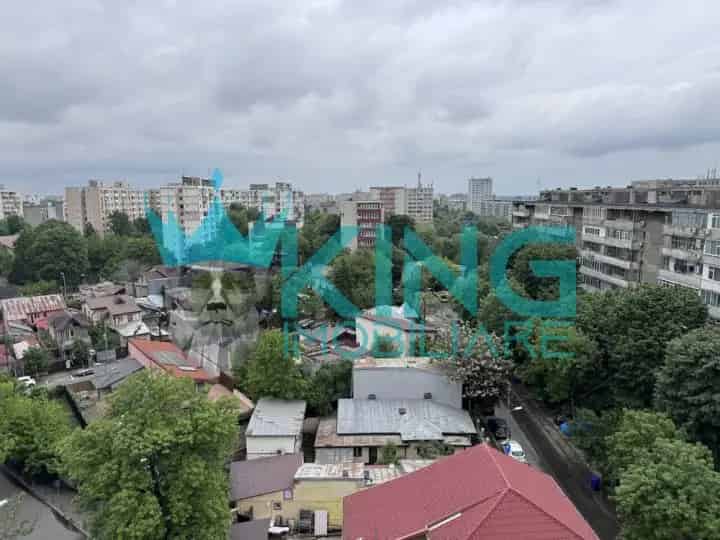 Apartament 3 camere Piata Progresul renovare familie 63mp etaj 9