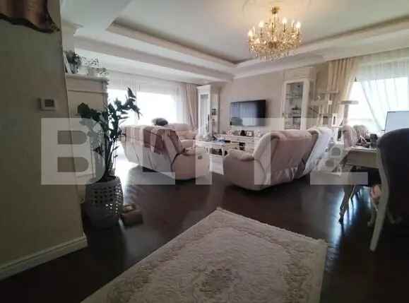 Penthouse 4 camere,3 bai,150 mp +80 mp terasa,cartier Bistrita lac 282.000 eur