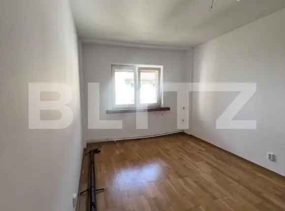 Apartament, 2 camere, decomandat, zona Obcini