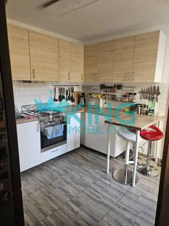 Vanzare apartament 4 camere complet mobilat in Centrul Istoric Bucuresti