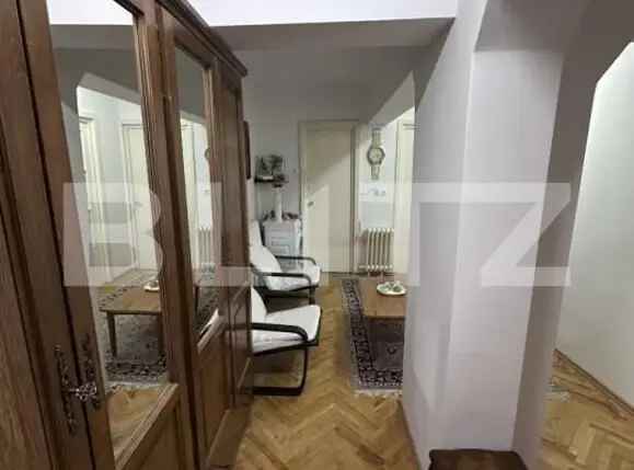 Apartament cu 3 camere, 63 mp, zona strada Crângului