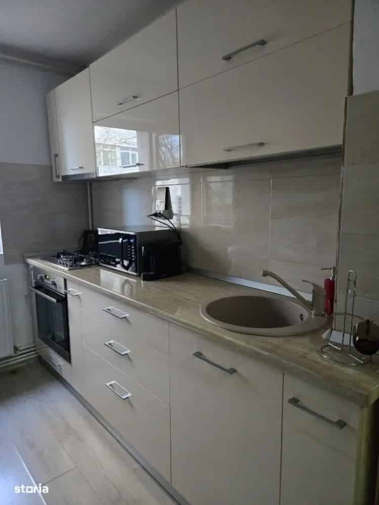 Vând apartament 2 camere decomandat