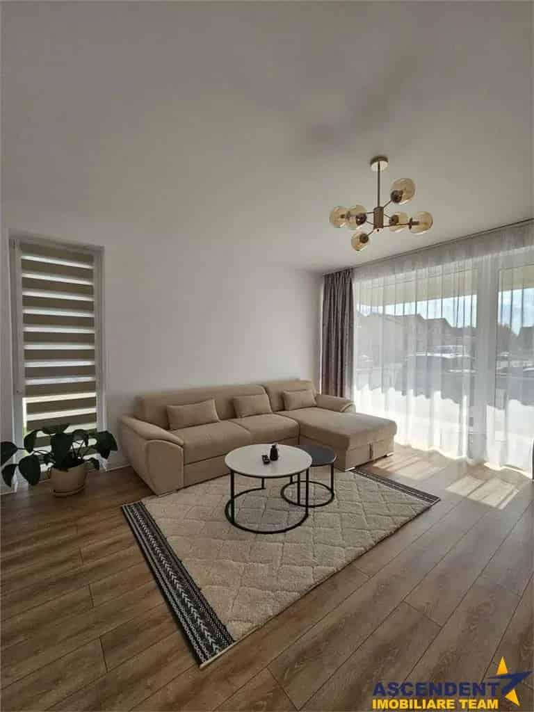 Închiriere apartament nou mobilat în zonă liniștită