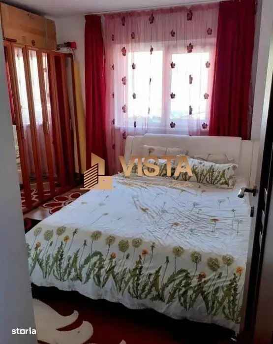 Vanzare apartament decomandat 3 camere parter Racadau Brasov