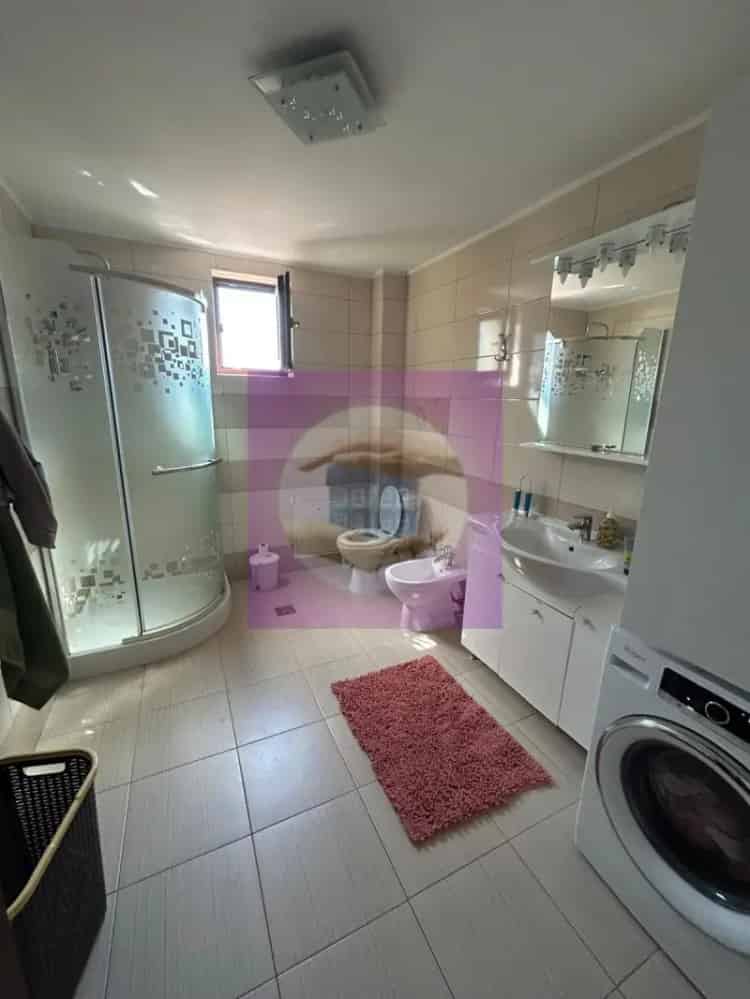 Vila in Letcani la strada asfaltata cu 1500 mp teren
