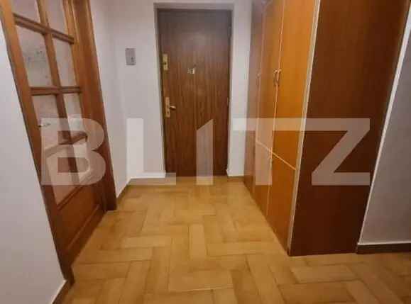 Apartament de 3 camere în zona Gării