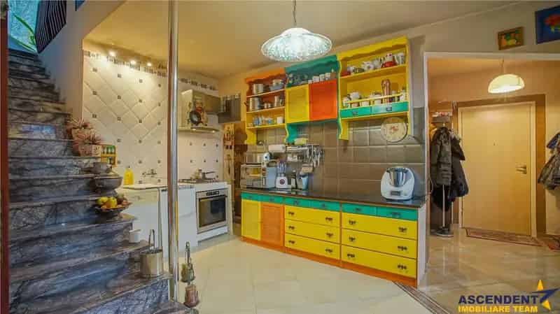 Casa la poalele Tâmpei cu jacuzzi si gradina