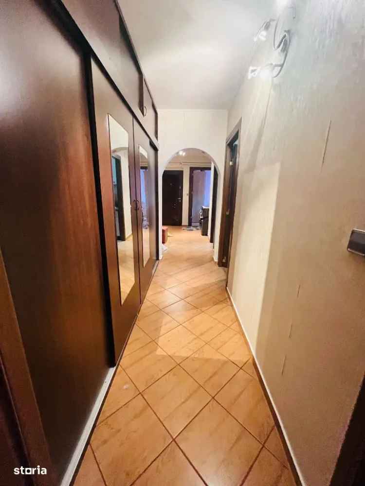 Vanzare apartament 3 camere decomandat in zona Balaban