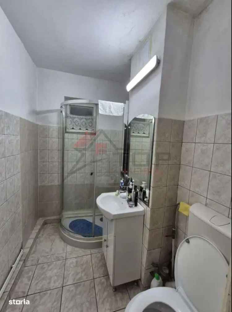 Vanzare apartamente 2 camere decomandat Podu Ros cu balcon si centrala proprie