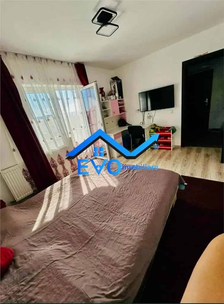 Apartament 3 camere de vanzare Astoria Bloc Nou