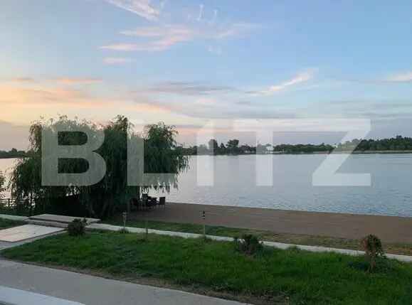 Vila lux cu piscina| Deschidere catre lac | Buftea