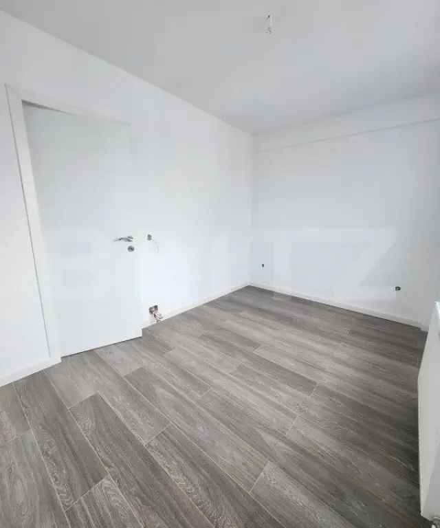 Apartament 3 camere, finisat, parcare, zona Tineretului