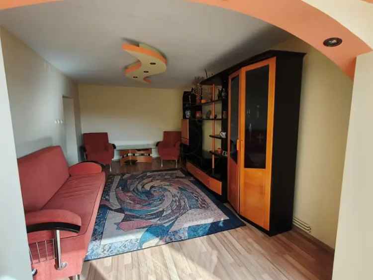 Închiriez apartamente 3 camere în Târgu Jiu, zonă centrală, cu facilități