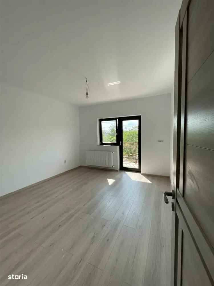 Apartamente de vanzare 2 camere decomandat Valea Adanca