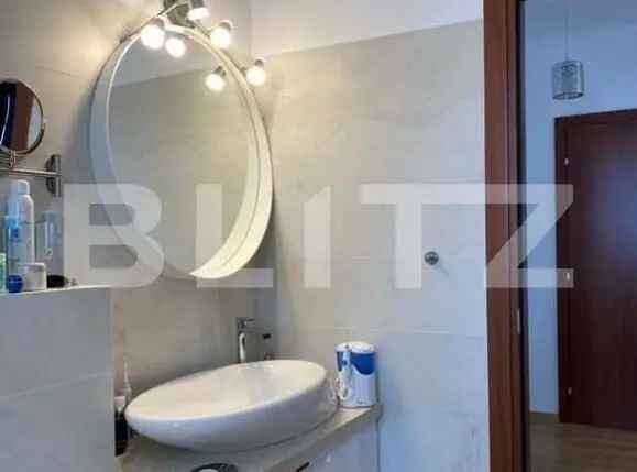 Apartament decomandat, 3 camere, 110 mp, zona Centrala