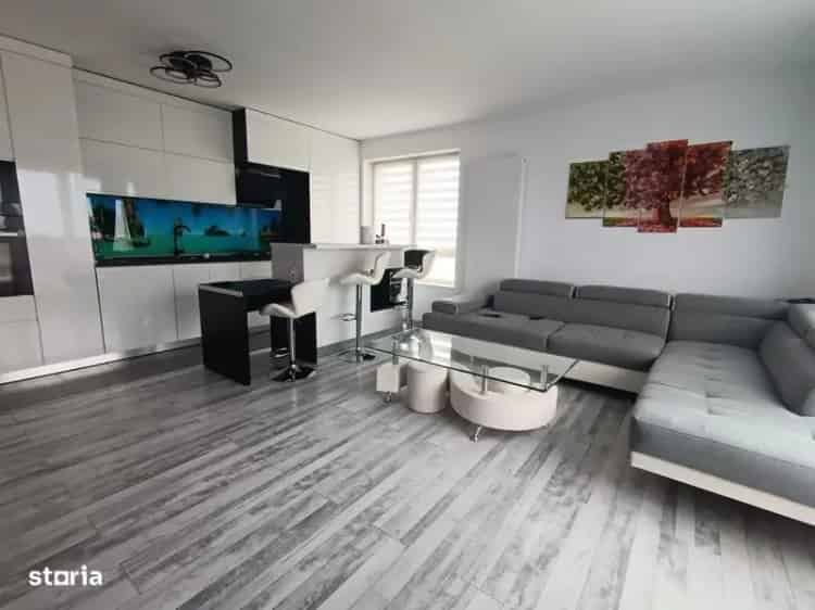 TOMIS PLUS - Penthouse 4 camere, mobilat nou, vedere lac
