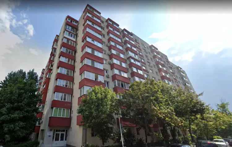 Apartament de vânzare 3 camere București cu balcon și etaj intermediar