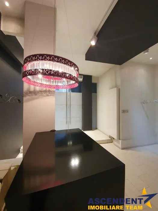 Inchiriere spatiu comercial elegant central in Targu Mures cu curte interioara