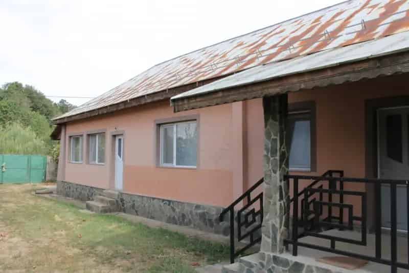 Casă de vânzare 4 camere lângă Târgu Jiu