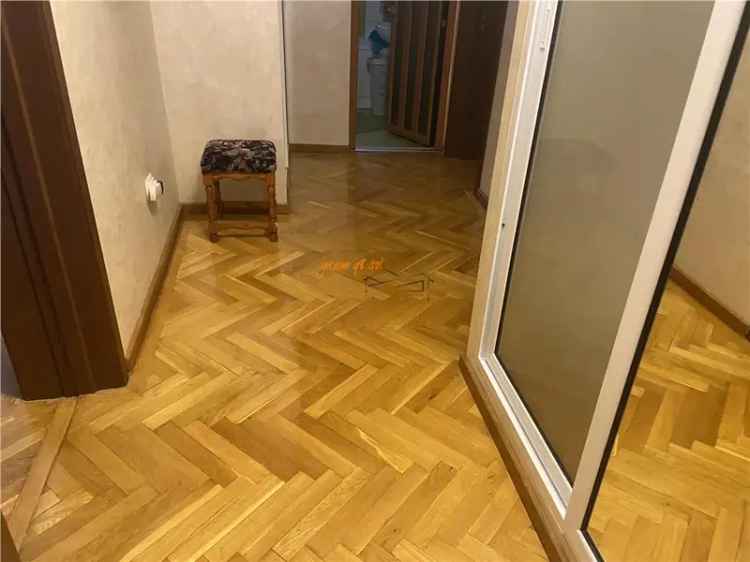 Apartament 3 camere , zona Primaria Focsani ulracentral , et 1/4 , decomandat , mobilat si utilat