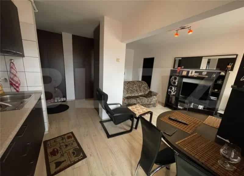 Apartament 3 camere decomandat Malu Rosu