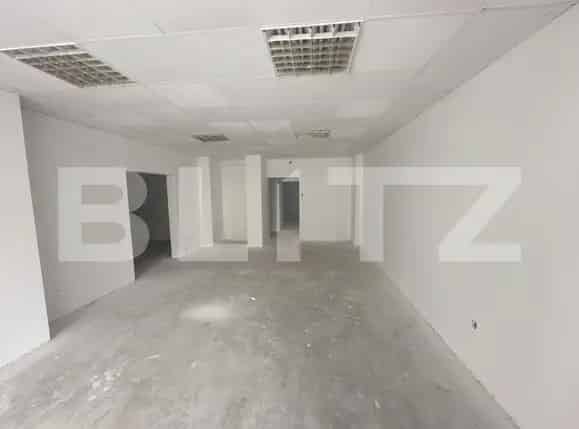 Spatiu Comercial 333 mp Complexul Studentesc Parter