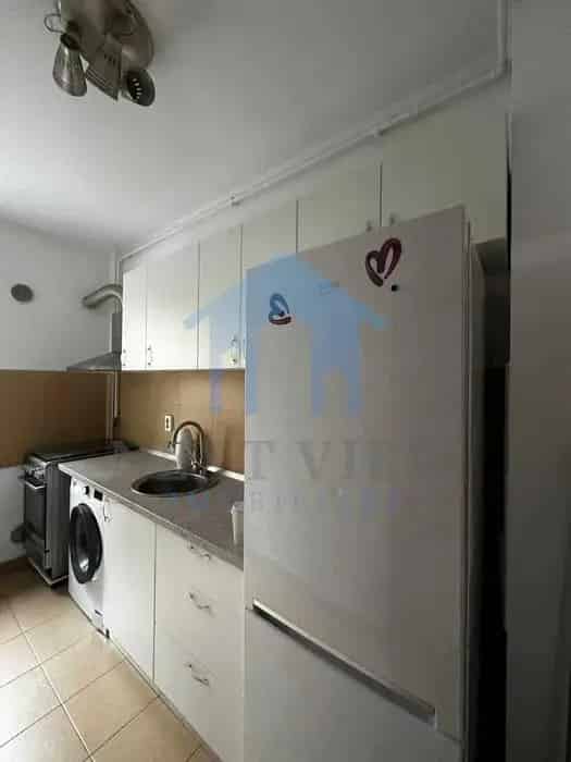 Apartament 2 Camere Plopilor Decomandat 51mp 2 Balcoane