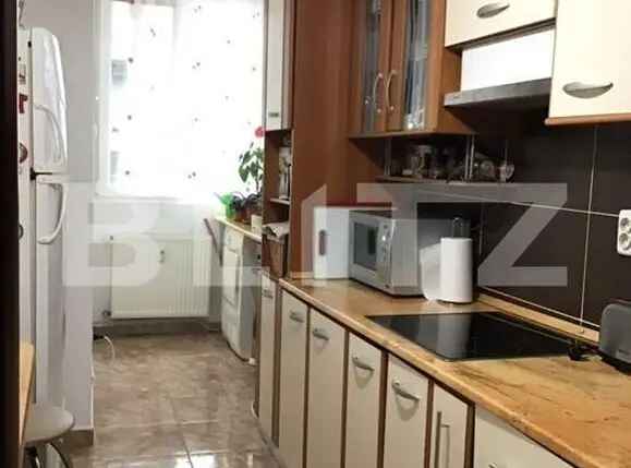 Apartament spatios de 3 camere, 2 bai in cartier Prima Nufarul