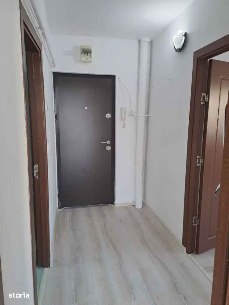 Vanzare apartamente 1 camera decomandat etaj 3 Str. Rosiorilor