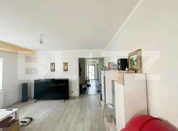 Apartament 3 camere in casa/vila cu loc de parcare si spatiu verde