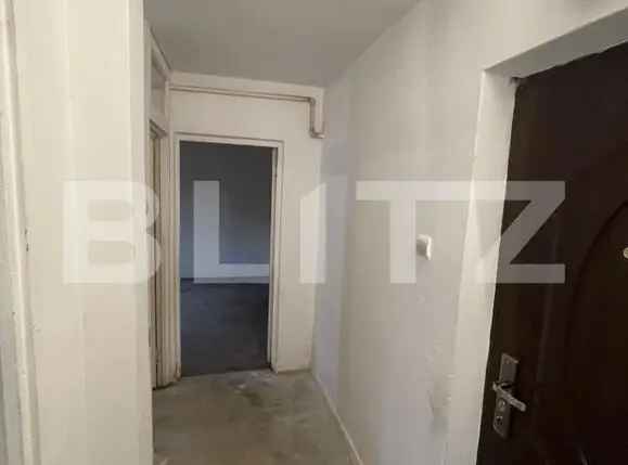 Apartament 2 camere, decomandat, 332 mp,zona 9Mai