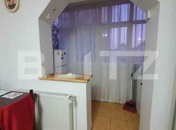 Apartament 3 camere, semidecomandat, etaj 1, cartier Hipodrom III