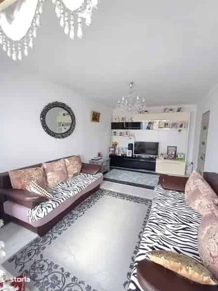 Vand apartament cu 2 camere