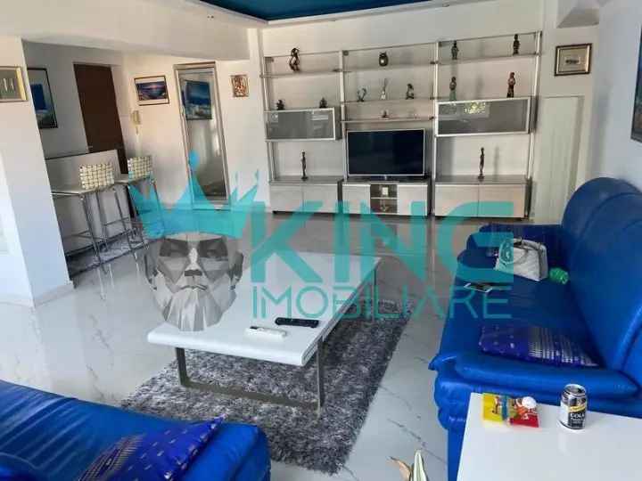 Vanzare apartament 3 camere cu balcon in zona Bd Unirii