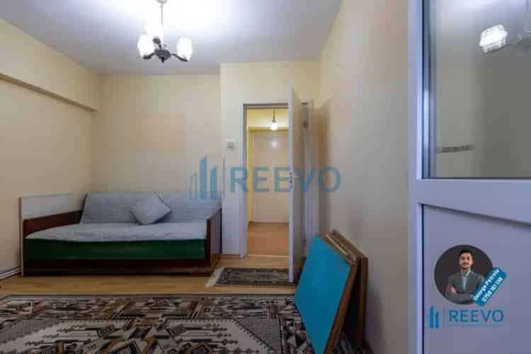 Apartament 3 camere Bacau Ultracentral Decomandat 72mp
