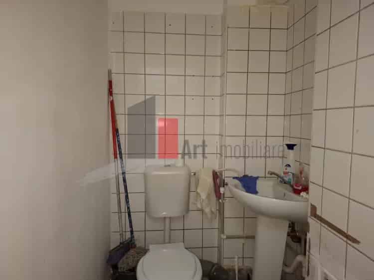Gara de Est, spatiul Nestalan, complex comercial