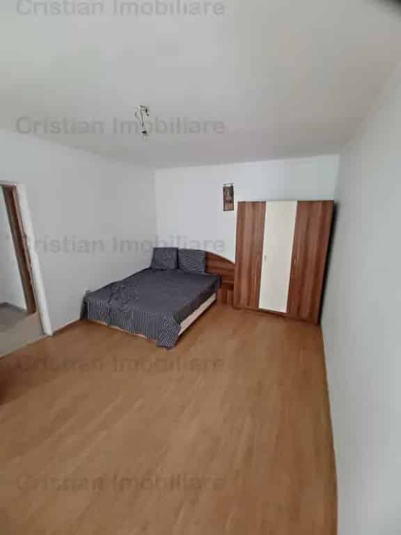 Garsoniera Decomandata Parter Bloc Mixt Obor