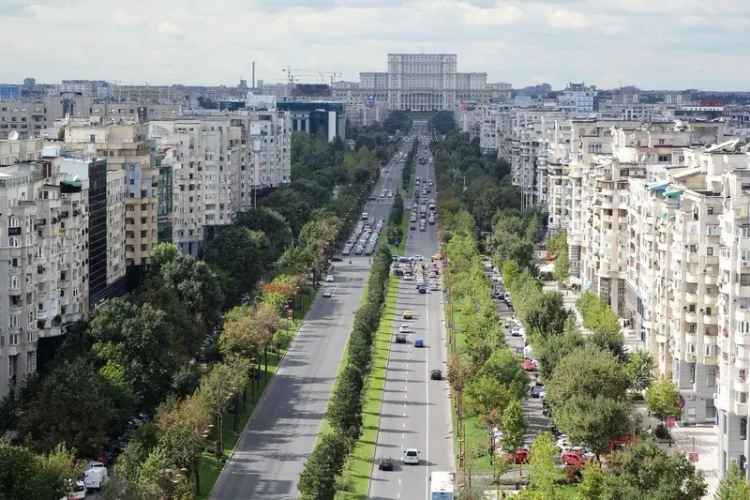 Vânzare spații comerciale stradale în zona Unirii cu trafic intens