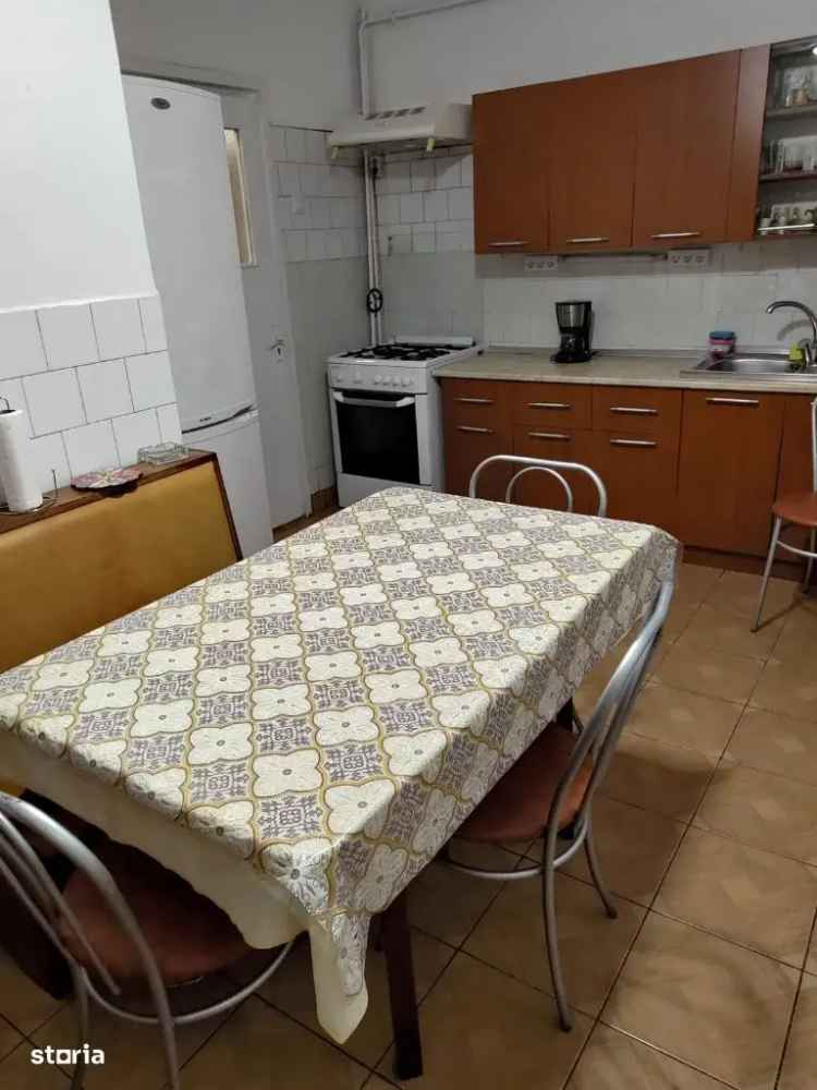 Apartament de vânzare 3 camere la Brazda cu centrala termică proprie