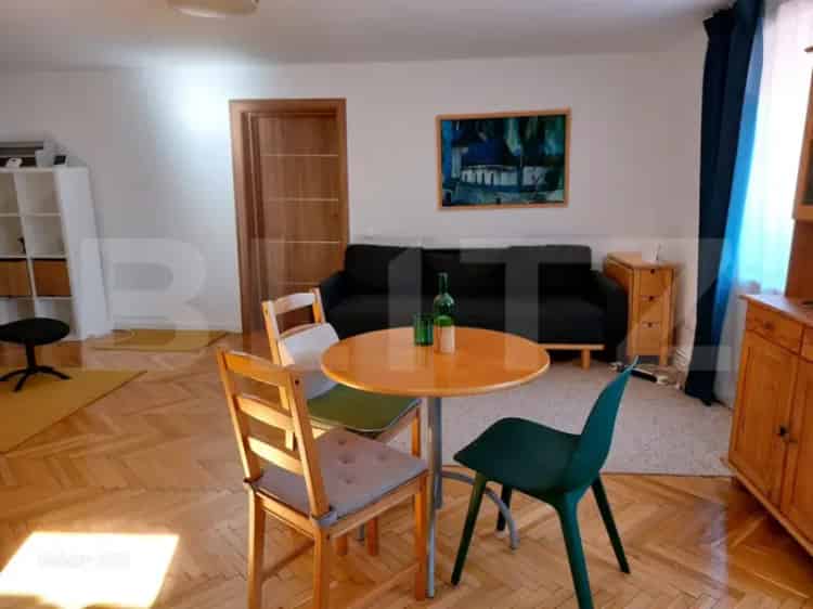 Apartament de vânzare 3 camere în Orașul de Jos, Sibiu, mobilat complet