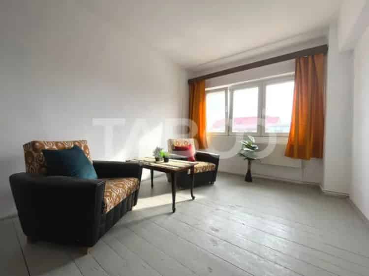 Apartament de vanzare 3 camere cu suprafata de 55 mp in Piata Noua Cisnadie
