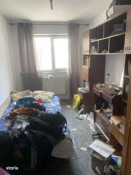 Vanzare apartamente 3 camere semidecomandat zona HCC etaj 2