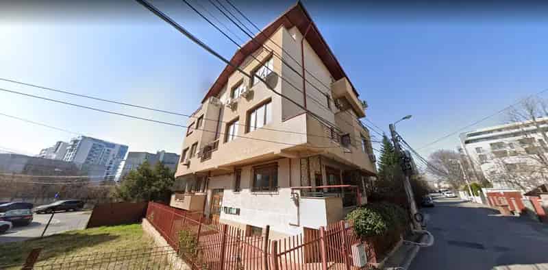 Apartament 3 camere la curte, 80,12mp + loc parcare, sector 1, Bucuresti