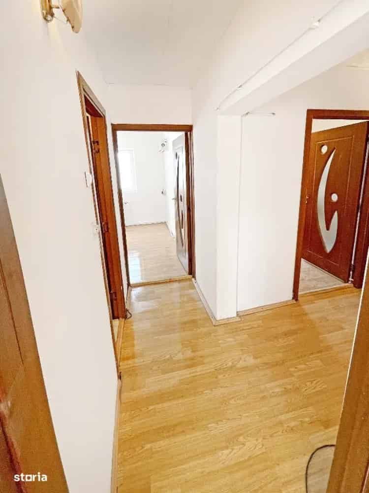 Apartament 2 camere de vanzare zona Crihala