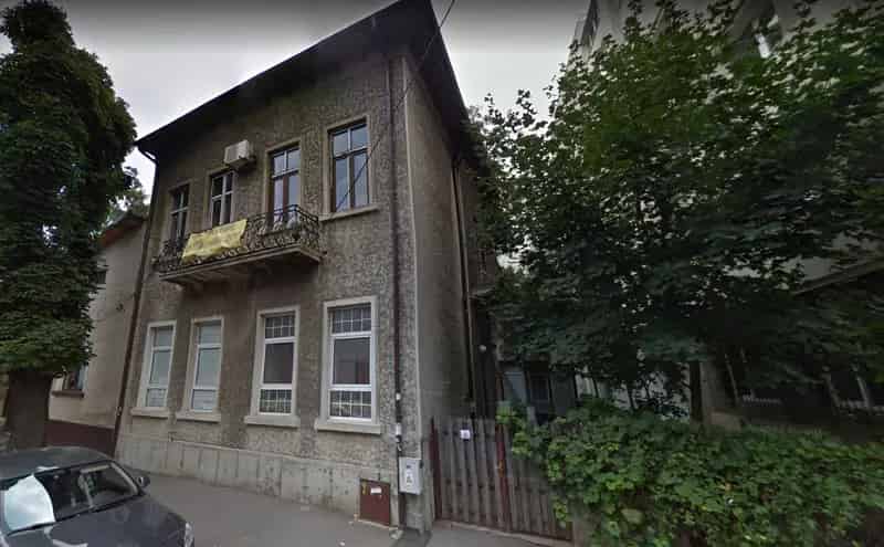Apartament 3 camere Gara de Nord curte 76mp