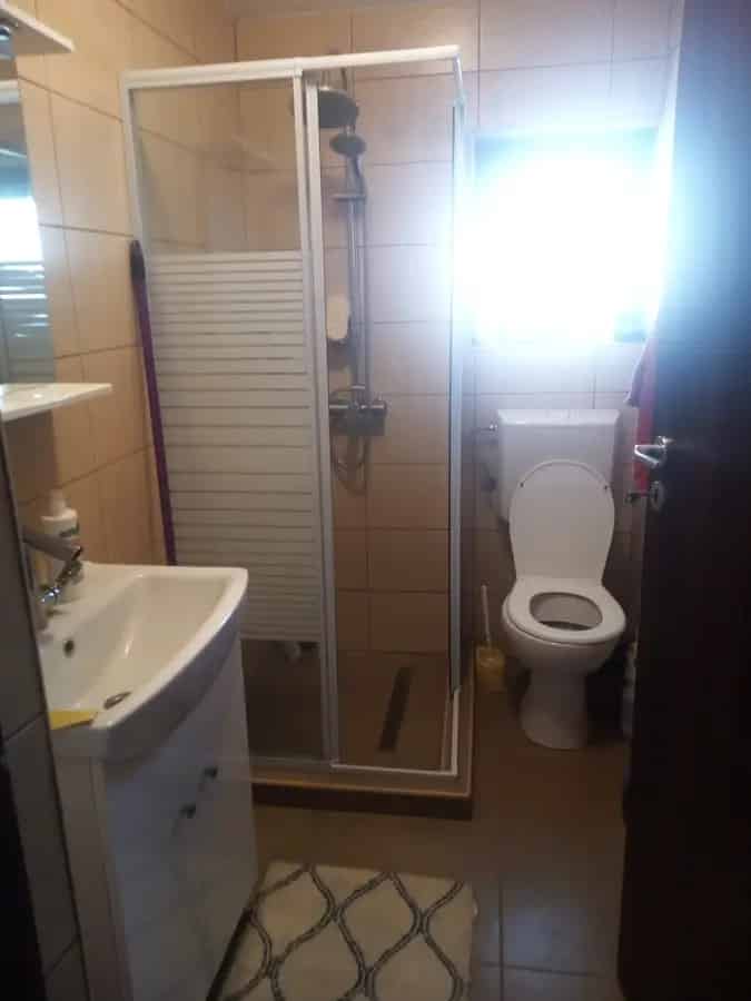 Apartament 90 mp decomandat 2 bai An 2019 Etaj 2