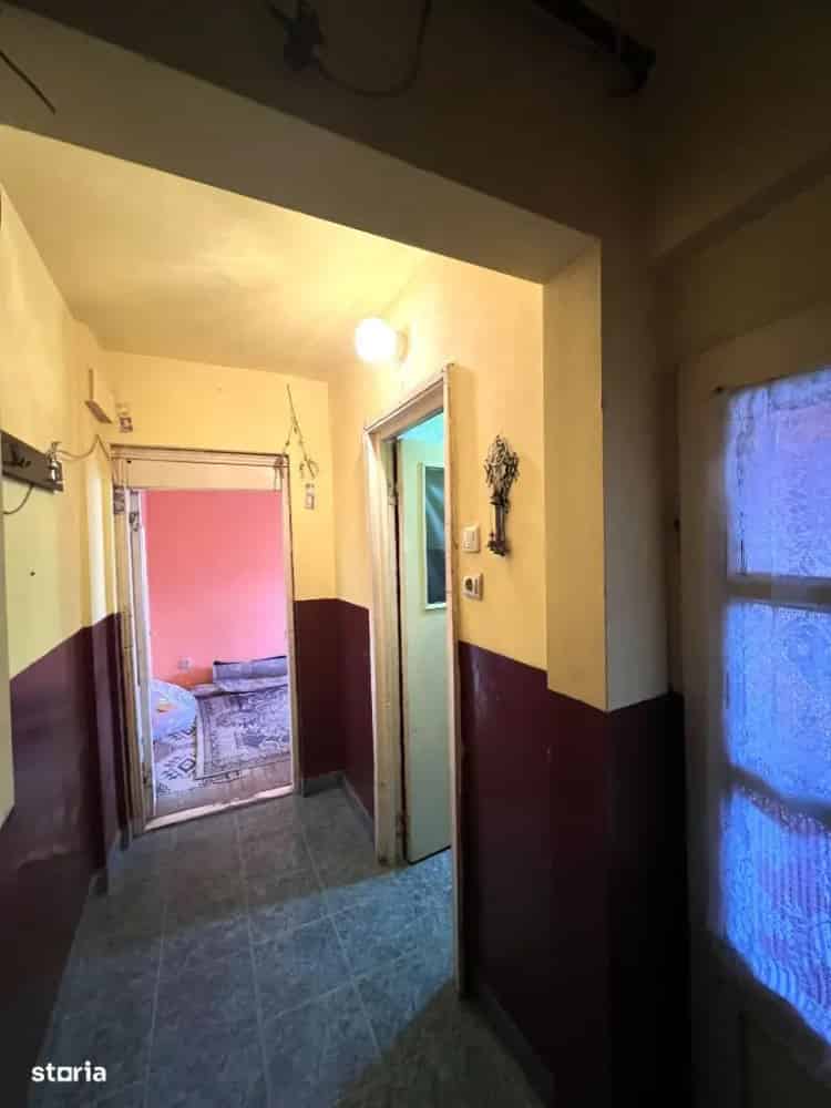 Apartament 3 camere Solidaritatii Humulesti renovare
