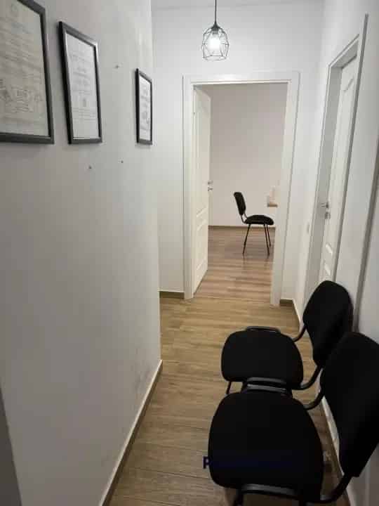 Berceni 2 camere decomandat parter bloc 10 etaje renovat