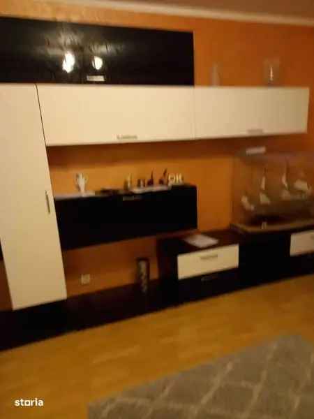 Apartament de vanzare in Barlad, mobilat, etajul 3, strada Lirei